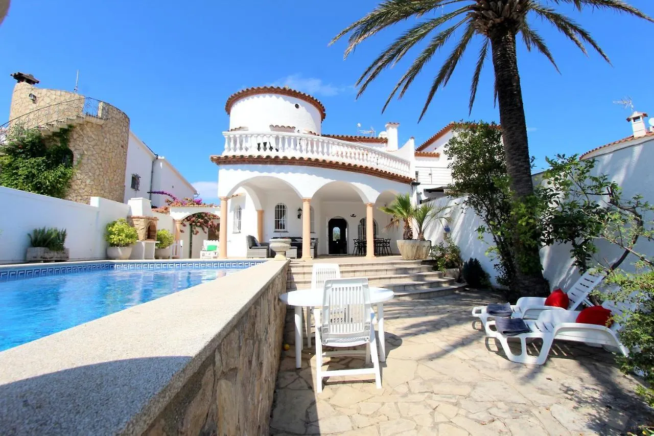 Leon Inmo Villa Carla - 12209 Empuriabrava Spain