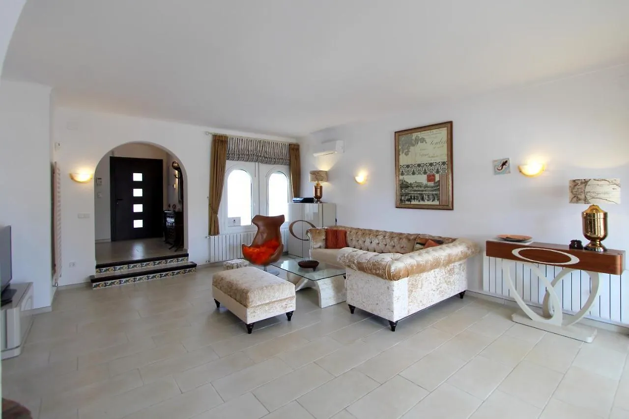 Leon Inmo Villa Carla - 12209 Empuriabrava