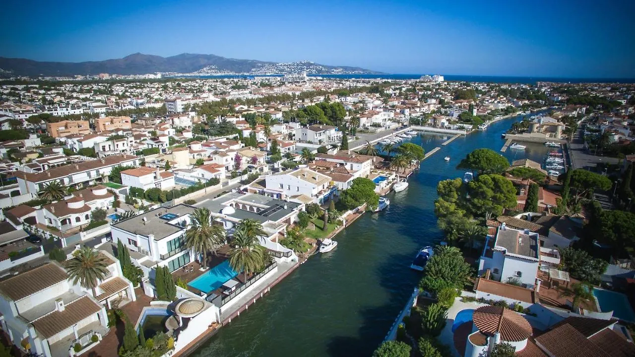 Leon Inmo Villa Carla - 12209 Empuriabrava Spain