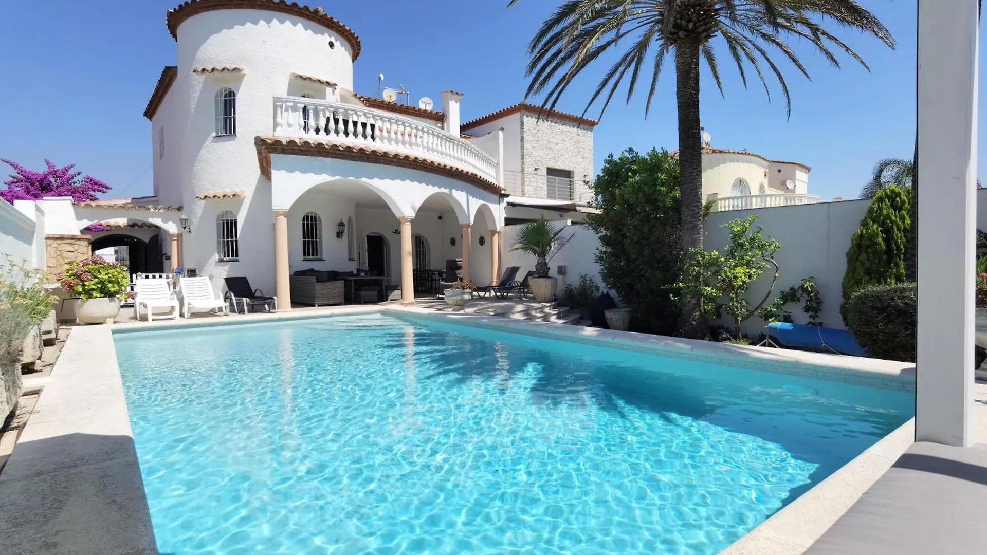 Leon Inmo Villa Carla - 12209 Empuriabrava