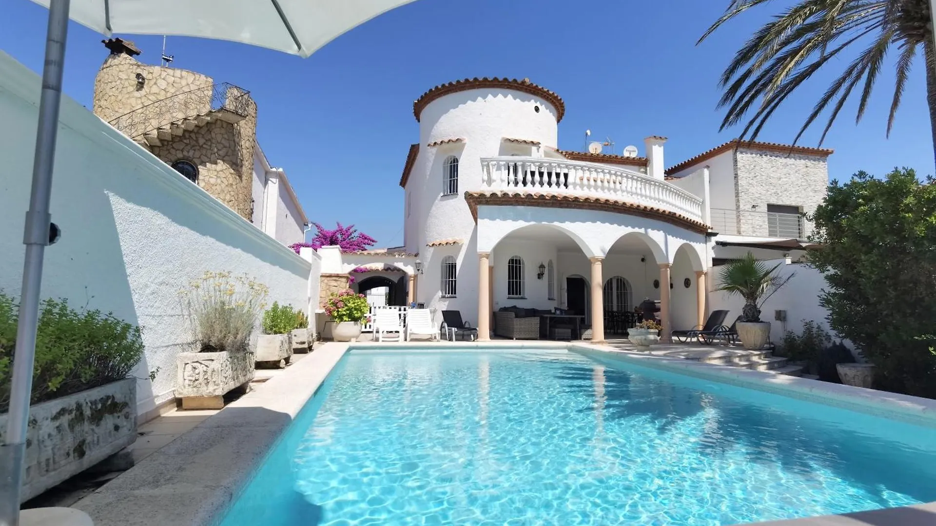 Leon Inmo Villa Carla - 12209 Empuriabrava